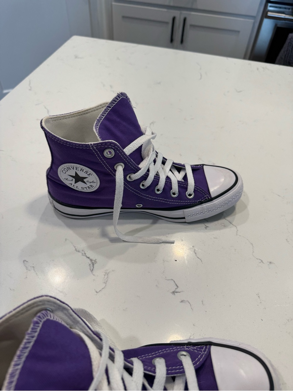 WOMEN'S 7.5 PURPLE CONVERSE CHUCK TAYLOR ALL STAR HIGH TOP CASUAL SHOES - Picture 5 of 8